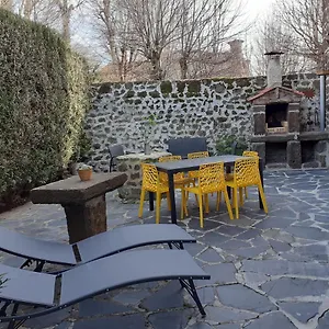 Maison Du Soleil Chez Isa Hébergement de vacances Polignac (Haute-Loire)